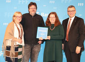 FFF Geschäftsführerin Dorothee Erpenstein, Mathias Damm und Laura Oehme vom Casablanca Filmkunsttheater, Staatsminister Dr. Florian Herrmann